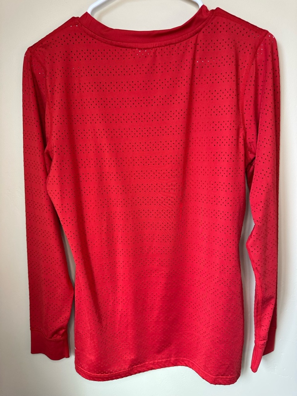 Women's ZYIA Active Chili Red Laser Cut Mesh Long Sleeve Shirt Size Med P2P 19” - Picture 2 of 5